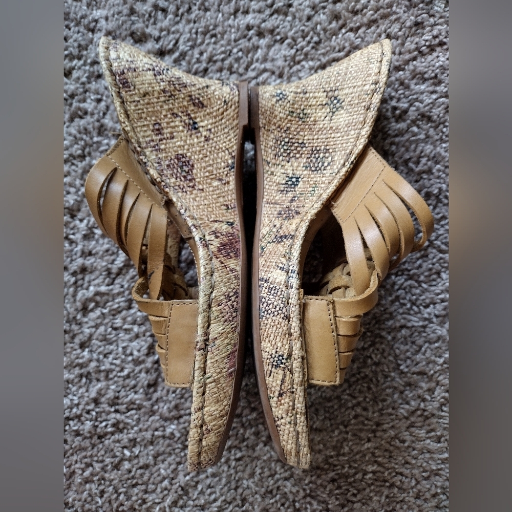 Born Drilles Woven Wedge Heel Tan Sandal Mules Size 9 - Picture 3 of 7